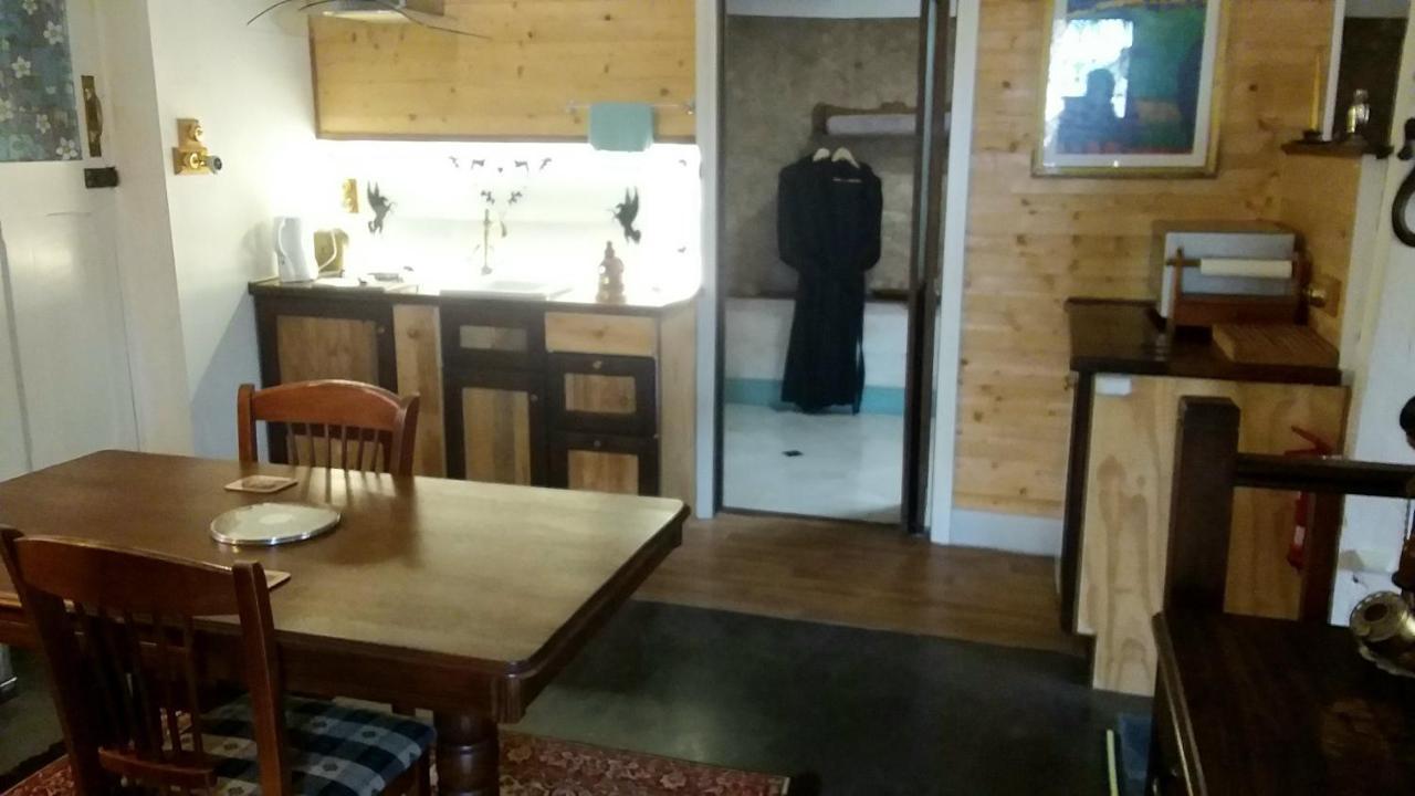 A La Folly Too The Old Workshop Bed & Breakfast Murray Bridge Ngoại thất bức ảnh